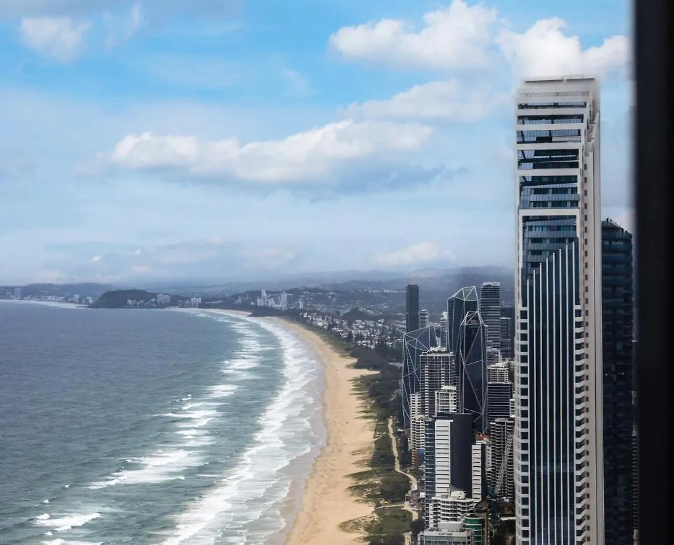 Beachside Bliss Stunning Views Steps To Shore Gold Coast